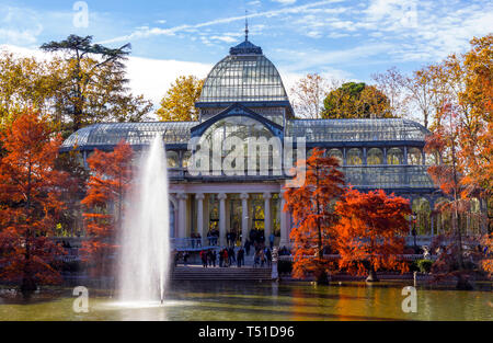 Palacio de Cristal en el Parque de El Retiro. Madrid. España Banque D'Images