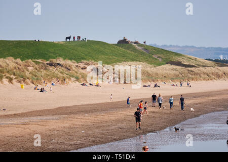 Les gens se reposer sur la plage Plage d'Irvine -Gailes Beach-North Ayrshire, Ecosse Banque D'Images