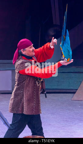 L'Europe. L'Ukraine. Kharkiv. Circus. D'énormes fontaines. Discours d'acteurs du cirque. Banque D'Images