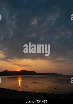 Coucher de soleil sur le Loch Ewe en Écosse, Poolewe Banque D'Images