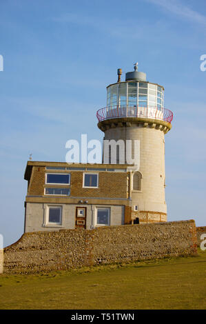 Phare à Urrugne, au sud de l'Angleterre, falaises blanches. Banque D'Images