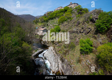 Pittoresque village d'Antraigues sur Volane dans l'Ardèche en France Banque D'Images