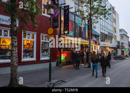 La rue commerçante Laugavegur de Reykjavik, capitale de l'Islande Banque D'Images