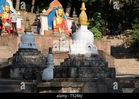 Katmandou, Népal - 11 novembre, 2017 : stupas bouddhistes dans les locaux de Bhagwan Pau. Banque D'Images