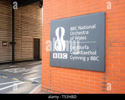 Le Millennium Centre, maison de l'Opéra National de la BBC du Pays de Galles, Cardiff, Pays de Galles, Royaume-Uni Banque D'Images