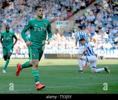 Gerard Deulofeu du Watford célèbre après qu'il marque son deuxième but de côtés pendant le premier match de championnat à la John Smith's Stadium, Huddersfield. Banque D'Images