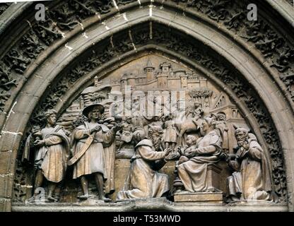 TIMPANO DE LA PUERTA DE LOS PALOS - EPIFANIA - siglo XVI. Auteur : PERRIN MIGUEL. Emplacement : CATEDRAL-extérieur. Sevilla. Séville. L'ESPAGNE. Banque D'Images