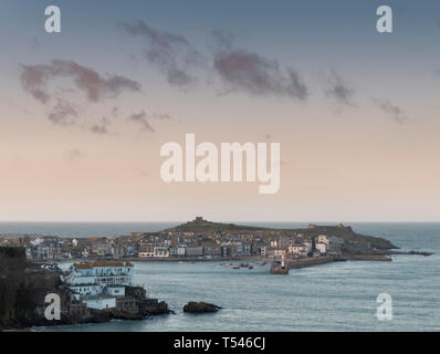 Coucher de soleil sur St Ives, Cornwall, UK Banque D'Images