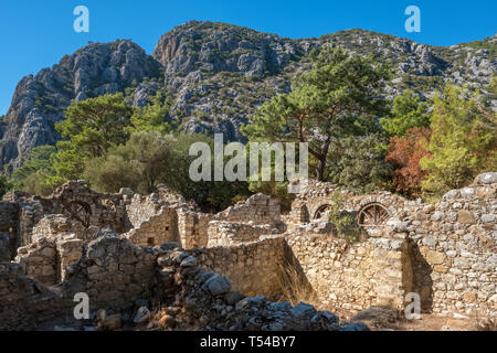 Lycian ruines de la ville antique d'Olympos dans Cirali village de Antalya, Turquie Banque D'Images