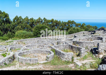 Ruines de l'ancien village celtique à Santa Tecla - Galice, Espagne Banque D'Images