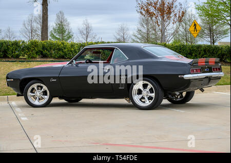 20 avril, 2019 : 1969 Camaro SS RESTOMOD NOUVEAU MOTEUR STROKER 383 CAISSE DE MOINS D'UN AN NOUVEAU ALUMINIUM AFD CHEFS NOUVEAUX EN-TÊTES NOUVEAU FLUX SILENCIEUX PRINCIPAL DISTRIBUTEUR D'ALLUMAGE MSD MSD LA COURROIE VENTILATEUR ÉLECTRIQUE NOUVEAU CARBURANT RAPIDE DP 750 CARB NOUVEAU COMPLET A/C ET DE CHALEUR D'ALIMENTATION DE LA DIRECTION ASSISTÉE FREINS DISQUE AVANT ET TAMBOUR ARRIÈRE MUNCIE 2204 TRANS VITESSE EATON NOUVEAUX PIGNONS POSI NOUVEAUX NOS N20 avec plaque de sortie installé BOUTEILLE ET LIGNE. Jamais utilisé ABSOLUMENT AUCUNE ROUILLE OU PEINTURE PROFONDE COMPLÈTE RÉPARATIONS BONDO A MOINS DE 2 ANS NEW AMERICAN RACING ROUES ET PNEUMATIQUES NOUVEAU TAPIS SIÈGES ROUGE NOUVEAU PANNEAUX DE PORTE AU AMFMCD KENWOOD Banque D'Images