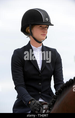 Miami, USA. Apr 20, 2019. Jennifer Gates à la Longines Global Champions Tour finals dans Miami Beach. La fille du chanteur Bruce Springsteen Jessica Rae Springsteen et d'autres riders ancien maire de New York Michael Bloomberg's daughter Georgina Bloomberg ainsi que Bill Gates fille Jennifer Gates étaient présents le 20 avril 2019 à Miami Beach, Floride People : Jennifer Gates Credit : tempêtes Media Group/Alamy Live News Banque D'Images