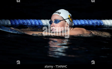 Magdeburg, Allemagne. 18 avr, 2019. Sarah Bosslet (Montpellier/ Freiwasser) entraîne à la base nationale de l'Association de natation allemande (DSV) dans le Elbeschwimmhalle. Credit : Ronny Hartmann/dpa/Alamy Live News Banque D'Images