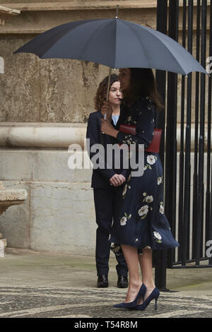 Palma, Îles Baléares, Espagne. Apr 21, 2019. Reine Letizia d'Espagne arrivent pour la messe de Pâques à la cathédrale de Palma de Majorque le 21 avril 2019 à Palma, Espagne Crédit : Jack Abuin/ZUMA/Alamy Fil Live News Banque D'Images