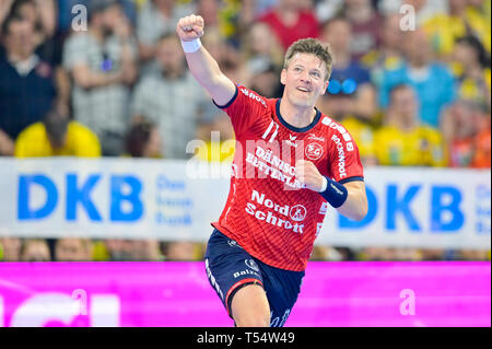 Mannheim, Allemagne. Apr 21, 2019. Handball : Bundesliga, Rhein-Neckar Löwen - SG Flensburg-Handewitt, 22e journée, dans l'Arène de SAP. Flensburg est lasse Svan cheers sur une porte. Credit : Uwe Anspach/dpa/Alamy Live News Banque D'Images