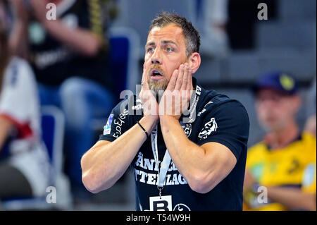 Mannheim, Allemagne. Apr 21, 2019. Handball : Bundesliga, Rhein-Neckar Löwen - SG Flensburg-Handewitt, 22e journée, dans l'Arène de SAP. Maik Machulla entraîneur de Flensburg. Credit : Uwe Anspach/dpa/Alamy Live News Banque D'Images