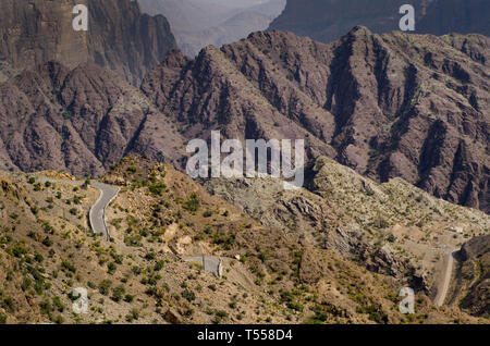 Le vert des montagnes appelé Jebel Akhdar des montagnes Hajar, l'intérieur dur d'Oman, la maison de rose traditionnelle et des fruits de la récolte Banque D'Images