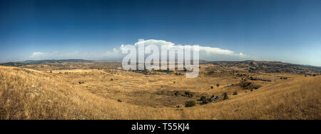 Vue panoramique d'Hattusha, la capitale de l'Empire hittite à l'âge de bronze. Ses ruines se trouvent près de l'actuelle Boğazkale, Turquie, au sein de la grande boucle du Banque D'Images