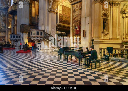 Bergame, Italie - 18 octobre 2018 : l'intérieur de la Basilique de Santa Maria Maggiore Banque D'Images