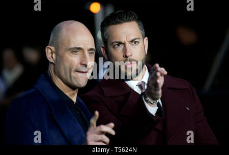 Stars de DC de neuf Superhero Movie Shazam ! Y compris Zachary Levi et Mark Strong lancer le premier super-fête foraine qui sera l'éclairage London's South Bank pour les deux prochains jours. L'attrait séduisant jeu traditionnel en bois comprend des cabanes, un pêle-mêle et bien plus encore - ce qui permet à chacun de canaliser leurs super-héros intérieur chaque fois que la fête foraine, comme par magie, vient à la vie avec Shazam superpuissances mondiales. SHAZAM ! Super-Fête foraine sera ouvert au public les 21 et 22 mars à Bernie Spain Gardens, South Bank, Londres, avec entrée gratuite. SHAZAM ! Est sorti en salles au Royaume-Uni le 5 Ap Banque D'Images