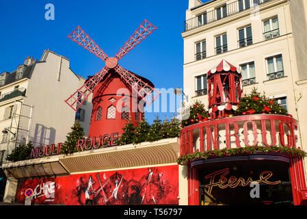 Moulin Rouge, le plus célèbre cabaret de Paris, France Banque D'Images