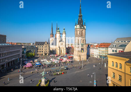 Place de la vieille ville de Halle Saale en Allemagne Banque D'Images