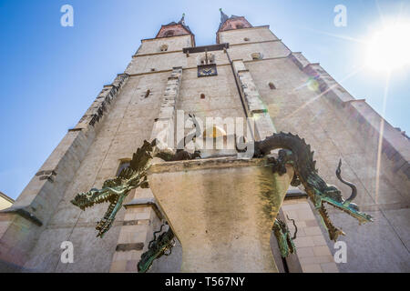 La façade de l'ancienne cathédrale de Halle Saale en Allemagne Banque D'Images