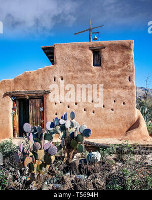 Mission Au Soleil DeGrazia chapelle a été construite par Ted DeGrazia en 1952 dans la mémoire de Padre Eusebio Kino dédiée à Notre Dame de Guadalupe. Banque D'Images