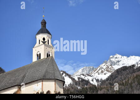 Osttirol, In Virgental, Obermauern, Virgen, Kirche, Dorf, Tradition, Wallfahrtskirche, Maria Schnee, Gotik, gotisch, spätgotisch, Spätgotik, Turm, Kircht Banque D'Images