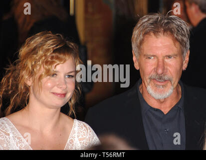 LOS ANGELES, CA. 02 février 2006 : HARRISON FORD & MARY LYNN RAJSKUB lors de la première mondiale de son nouveau film pare-feu à la Grauman's Chinese Theatre, à Hollywood. © 2006 Paul Smith / Featureflash Banque D'Images