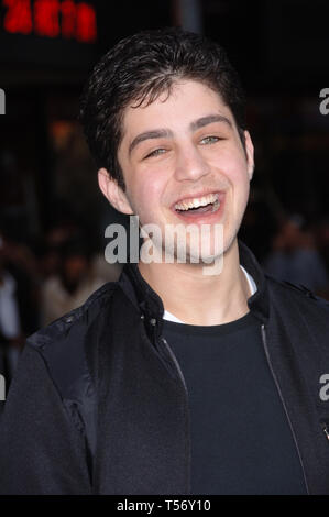 LOS ANGELES, CA. 19 mars 2006 : l'Acteur JOSH PECK lors de la première mondiale de son nouveau film 'Ice Age : The Meltdown" au Grauman's Chinese Theatre, à Hollywood. © 2006 Paul Smith / Featureflash Banque D'Images