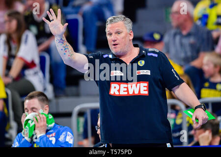 Mannheim, Allemagne. Apr 21, 2019. Handball : Bundesliga, Rhein-Neckar Löwen - SG Flensburg-Handewitt, 22e journée, dans l'Arène de SAP. Nikolaj Jacobsen, entraîneur de l'Lions Rhin-neckar, gesticulait. Credit : Uwe Anspach/dpa/Alamy Live News Banque D'Images