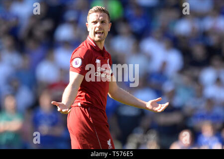 Cardiff, Wales, UK. Apr 21, 2019. Jordan Henderson de Liverpool réagit après qu'il est encrassé . (Crédit : Jeff Thomas | MI News) usage éditorial uniquement, licence requise pour un usage commercial. Aucune utilisation de pari, de jeux ou d'un seul club/ligue/dvd publications. Pour un crédit : MI News & Sport /Alamy Live News Crédit : MI News & Sport /Alamy Live News Banque D'Images