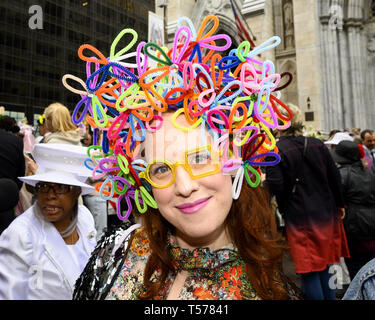 New York, NY, USA. Apr 21, 2019. Easter Parade de capot sur la Cinquième Avenue à Manhattan, à New York le 21 avril 2019. Crédit : Michael Brochstein/ZUMA/Alamy Fil Live News Banque D'Images