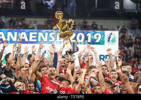 PR - Curitiba - 04/21/2019 - 2019 Paranaense, pr'Athletico Athletico - Toledo x-PR les joueurs célèbrent la victoire à la fin du match contre Toledo à Arena da Baixada stade pour le championnat de l'état en 2019. Photo : Gabriel Machado / AGIF Banque D'Images