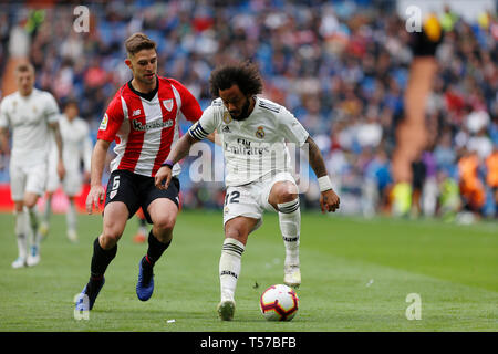 Madrid, Espagne. Apr 21, 2019. Real Madrid CF's Marcelo Vieira vu en action au cours de l'espagnol La Liga match round 33 entre le Real Madrid et Ath Bilbao à Santiago Bernabeu à Madrid. (Score final ; Real Madrid 3 - 0 Athletic Club Bilbao) Credit : SOPA/Alamy Images Limited Live News Banque D'Images