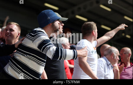 Peterborough, Royaume-Uni. 22 avr, 2019. Fans de Sunderland pendant le match de Ligue 1 pari du ciel entre Peterborough et Sunderland au London Road, Peterborough. (Crédit : Chris Booth | MI News) usage éditorial uniquement, licence requise pour un usage commercial. Aucune utilisation de pari, de jeux ou d'un seul club/ligue/dvd publications. Photographie peut uniquement être utilisé pour les journaux et/ou à des fins d'édition de magazines. Crédit : MI News & Sport /Alamy Live News Banque D'Images