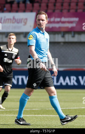 Football- MAASTRICHT, 22-04-2019, le stade de Geusselt, MVV Maastricht - Jong Ajax , Dutch Keuken Kampioen divisie , saison 2018/2019, résultat final : 1-0, arbitre Ingmar Oostrom. Banque D'Images