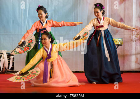 Gênes, Italie, le 9 mars 2019 - jeunes Coréennes au cours de ces performances dans l'Oriental Festival à Gênes, Italie. Banque D'Images