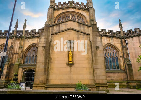 Manchester, UK - 18 mai 2018 : La Cathédrale de Manchester est l'église-mère du diocèse anglican de Manchester, siège de l'évêque de Manchester et th Banque D'Images