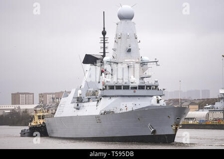 Le HMS Defender retourne à Glasgow pour la première fois depuis 2013, elle seront amarrés sur le quai dans Riverside Shieldhall Govan's King George V Dock comprend : HMS Defender Où : Glasgow, Royaume-Uni Quand : 22 Mar 2019 Crédit : Euan Cherry/WENN Banque D'Images