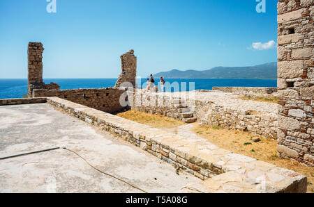 L'île de Samos, Grèce - 13 septembre 2017 : vue sur la plage de Potokaki Château de Lykourgos Logothetis dans l'île de Samos Banque D'Images