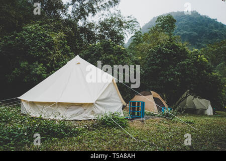 Les tentes toile et bois