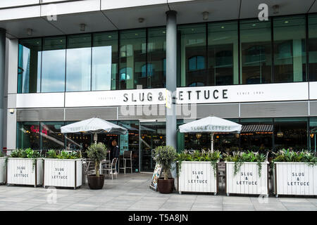 L'extérieur de la sauteuse et la laitue en St Katherines St Katherine Dock dans Wapping à Londres. Banque D'Images