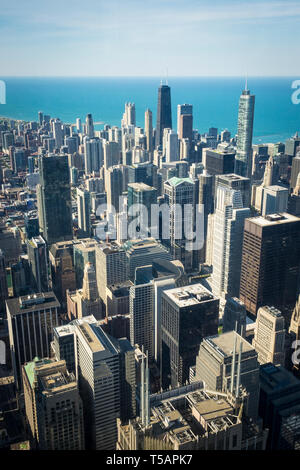 L'œil de l'oiseau remarquable vue sur le centre-ville de Chicago à partir de l'emblématique Willis Tower Skydeck au 103e étage Banque D'Images