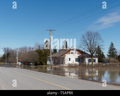 Québec,Canada. Une maison inondée de Berthierville Banque D'Images