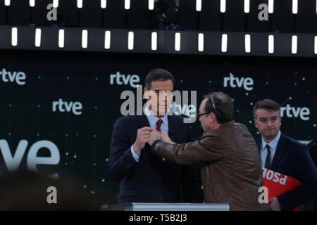 Madrid, Espagne ; 22/04/2019. Débat électoral des quatre principaux candidats à la présidence de l'Espagne le 28 avril prochain (28A). Pedro Sánchez (PSOE) à la télévision espagnole (RTVE) studios. Photo : Juan Carlos Rojas/photo | Alliance mondiale d'utilisation Banque D'Images