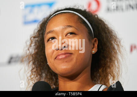Stuttgart, Allemagne. Apr 23, 2019. Naomi OSAKA, JPN sourire à la conférence de presse au Grand Prix de tennis WTA Mesdames Porsche à Stuttgart, le 23 avril 2019. Crédit : Peter Schatz/Alamy Live News Banque D'Images