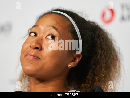 Stuttgart, Allemagne. Apr 23, 2019. Naomi OSAKA, JPN sourire à la conférence de presse au Grand Prix de tennis WTA Mesdames Porsche à Stuttgart, le 23 avril 2019. Crédit : Peter Schatz/Alamy Live News Banque D'Images