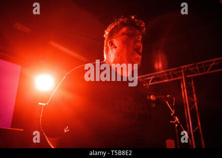 Pays-bas, Tilburg - Avril 12, 2019. Le groupe de metal britannique Incantateur effectue un concert live au cours de la Dutch metal festival Roadburn Festival 2019 à Tilburg. (Photo crédit : Gonzales Photo - Peter Troest). Banque D'Images